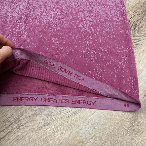 Lululemon Swiftly Tech Short Sleeve Shirt 2.0
Gradient Block Pomegranate - Picture 4 of 8